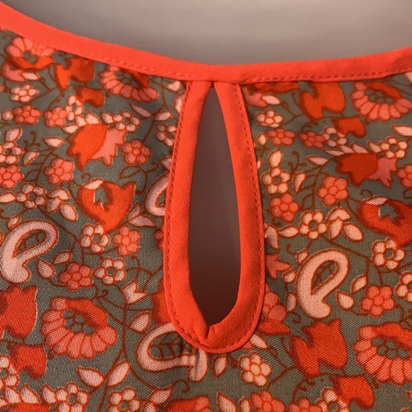 NEW Beautiful Floral Tunic Blouse - Picture 2 of 9